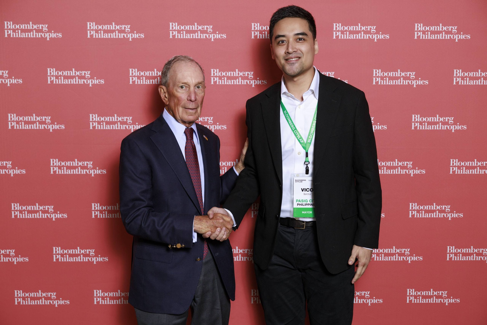 Mayor Vico Bloomberg handshake